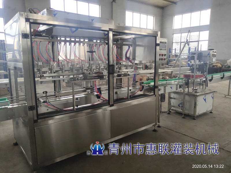 全自動消毒液灌裝機發往山東